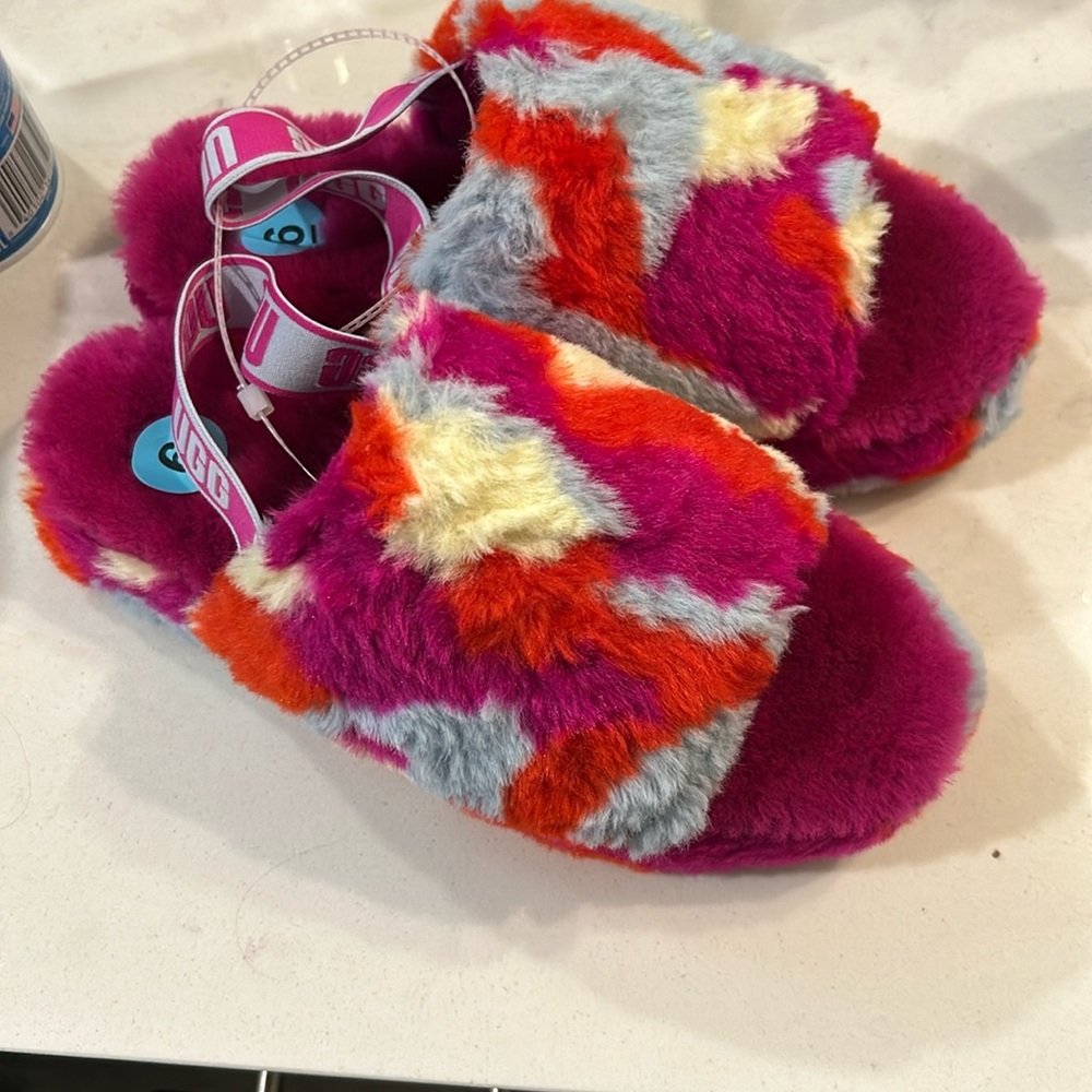 Women Ugg's size 6 slides